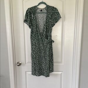 Chic Green Floral Midi Dress